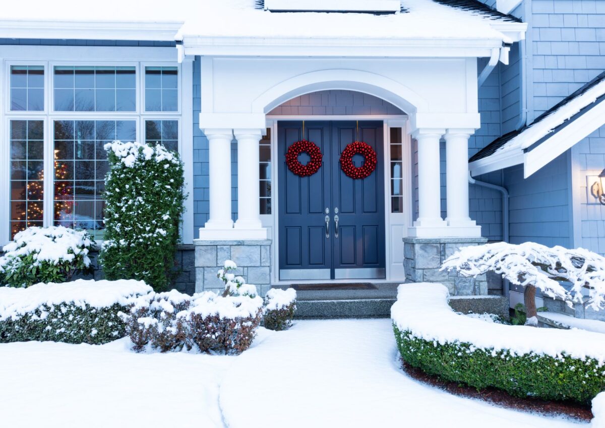 Buying a Home in Winter: Essential Tips for Cold-Weather House Hunting